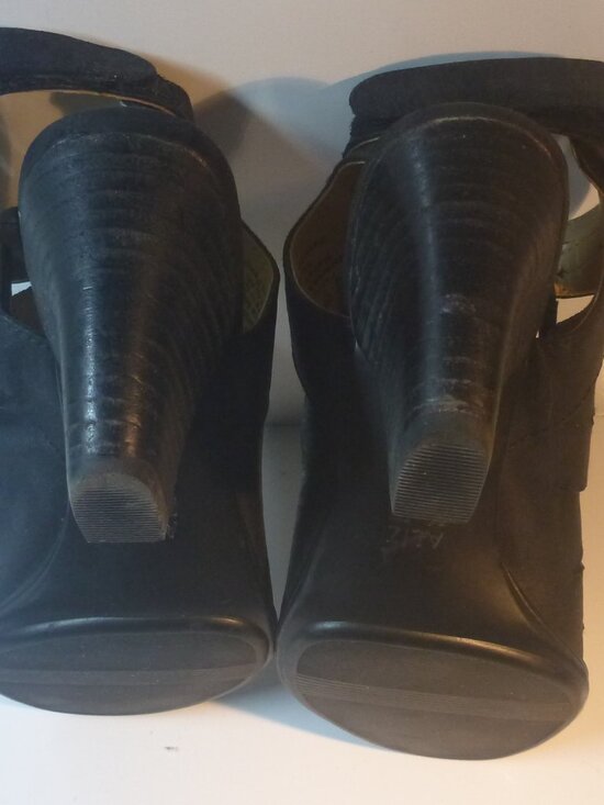 Womens Naturalizer Talan Heeled Sandals - Picture 5 of 8